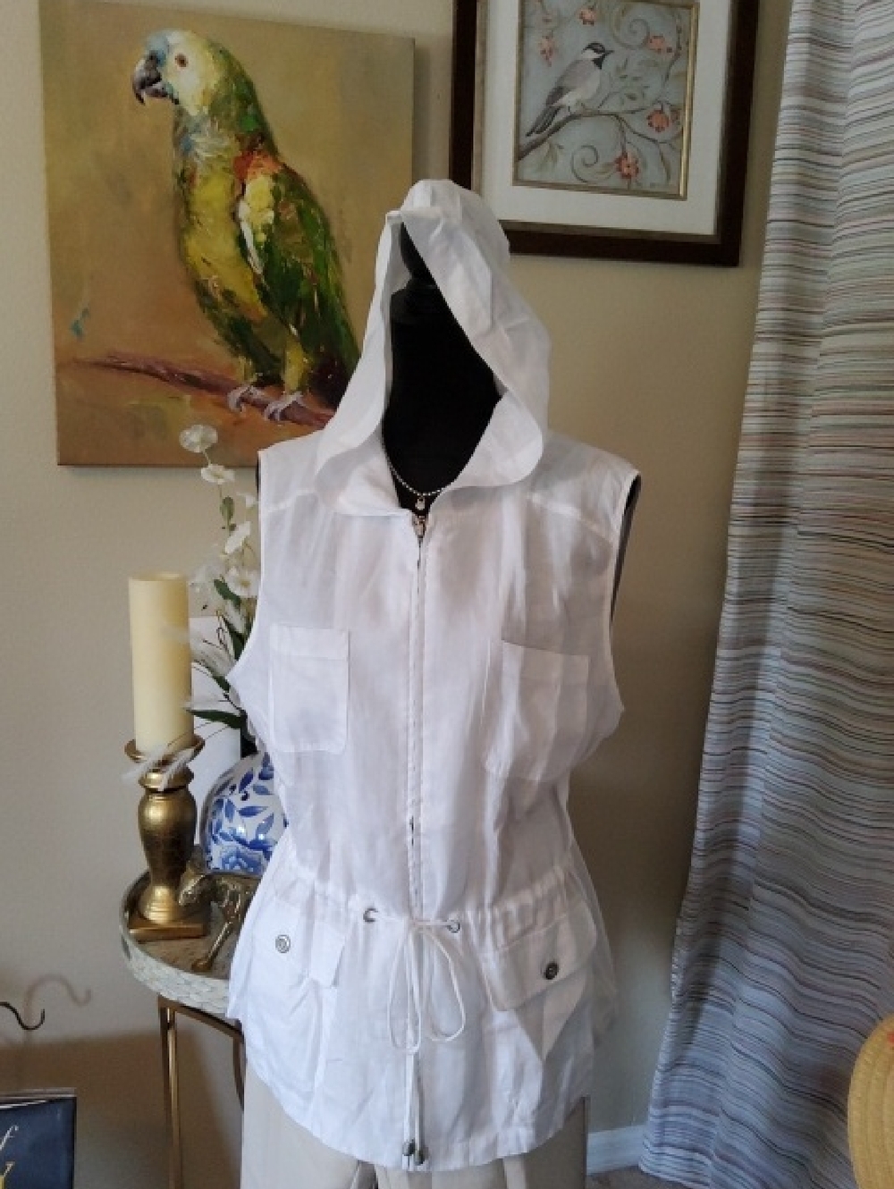 Kenar White Sleeveless Hooded Drawstring Vest